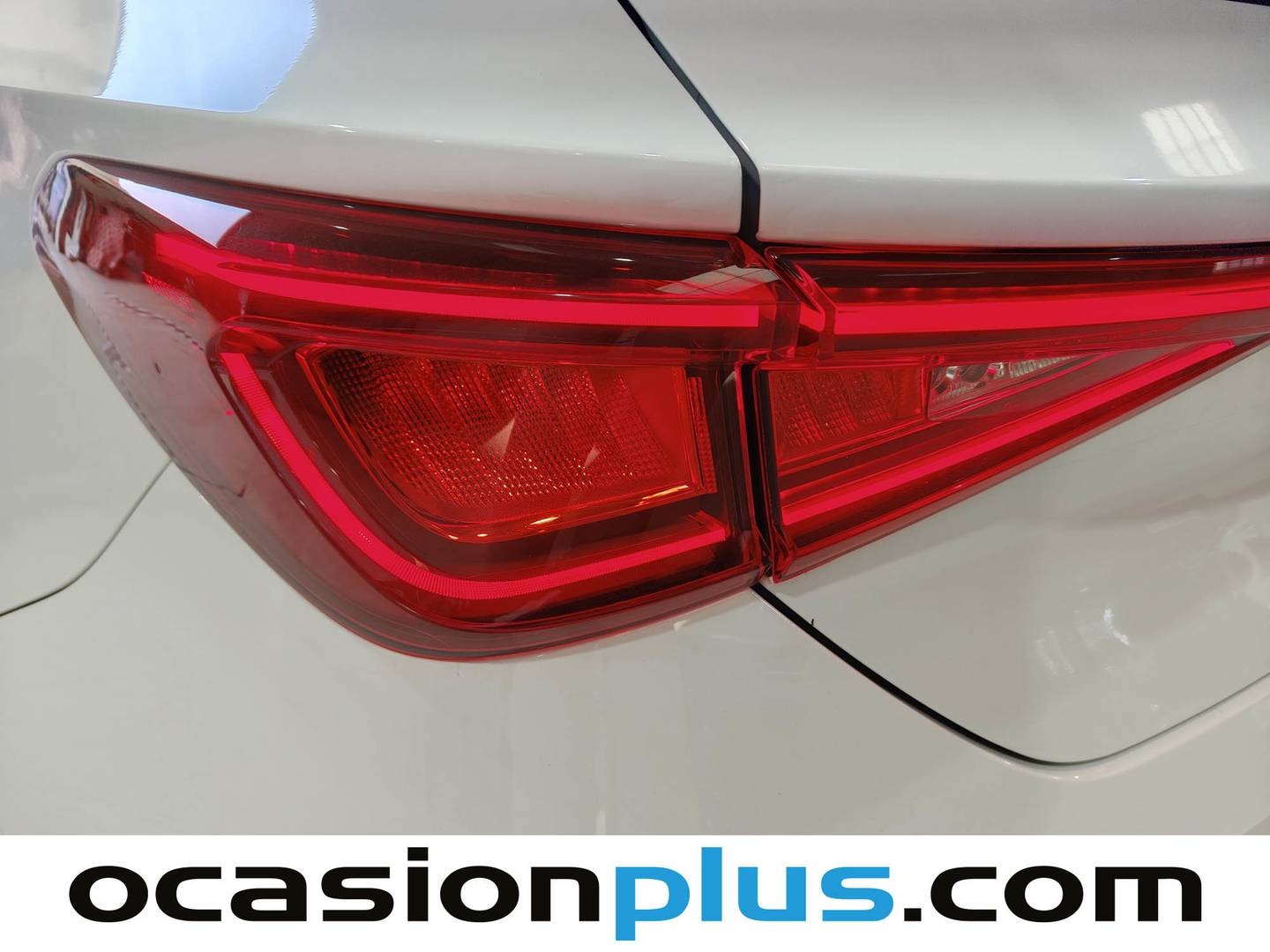 Accesorios del Seat León Seat León 1.0 eTSI S&S FR 25 Aniversario DSG (110 CV)