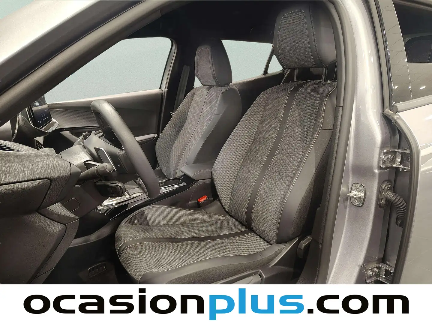 Foto Peugeot 2008 Peugeot 2008 Allure Hybrid eDCS6 (136 CV)