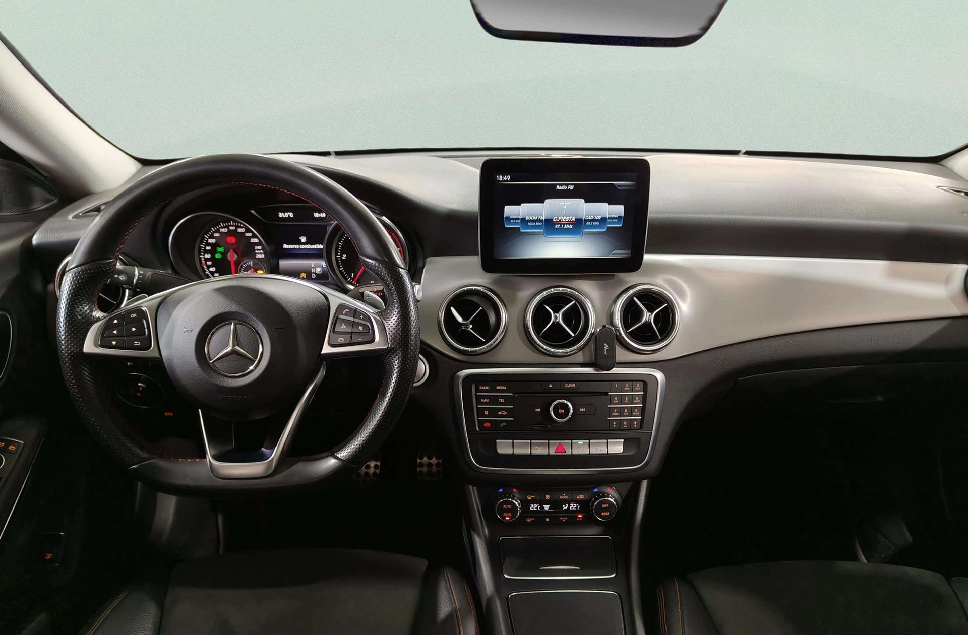 Mercedes-Benz CLA 200 d Pack AMG - foto 7