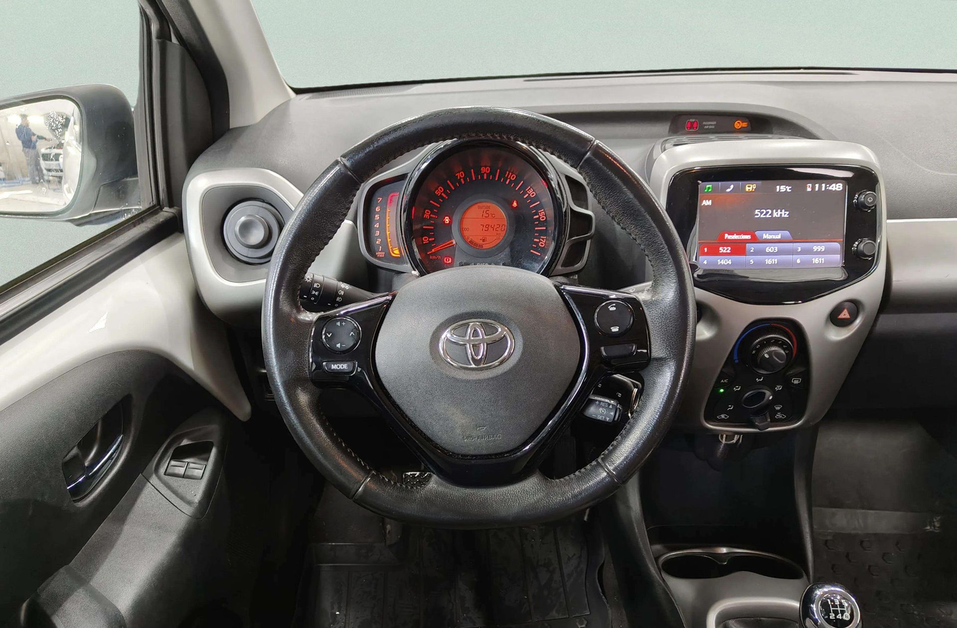Toyota Aygo 1.0 70 x-play - foto 19