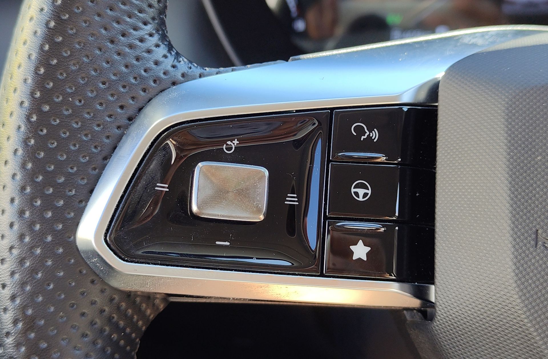 MG ZS 1.5 Hybrid+ Luxury - foto 24