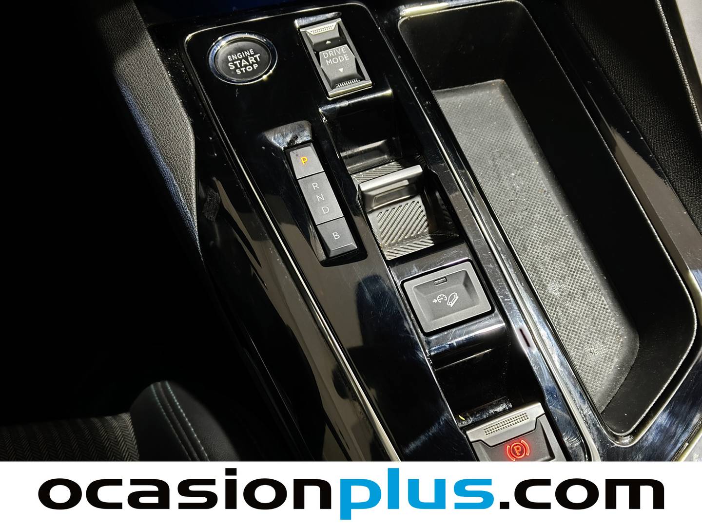 Foto Peugeot 3008 Hybrid Peugeot 3008 Hybrid 300 Allure Pack e-EAT8 (300 CV)