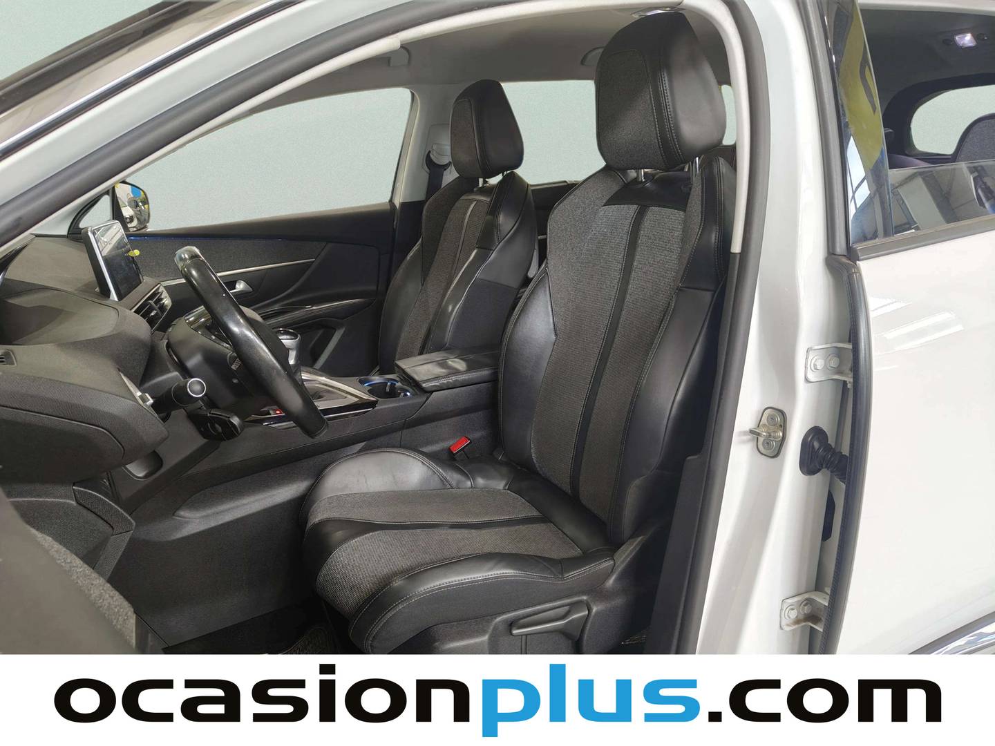 Foto asientos traseros Peugeot 5008 Peugeot 5008 PureTech 130 S&S Allure (130 CV) 7 Plazas