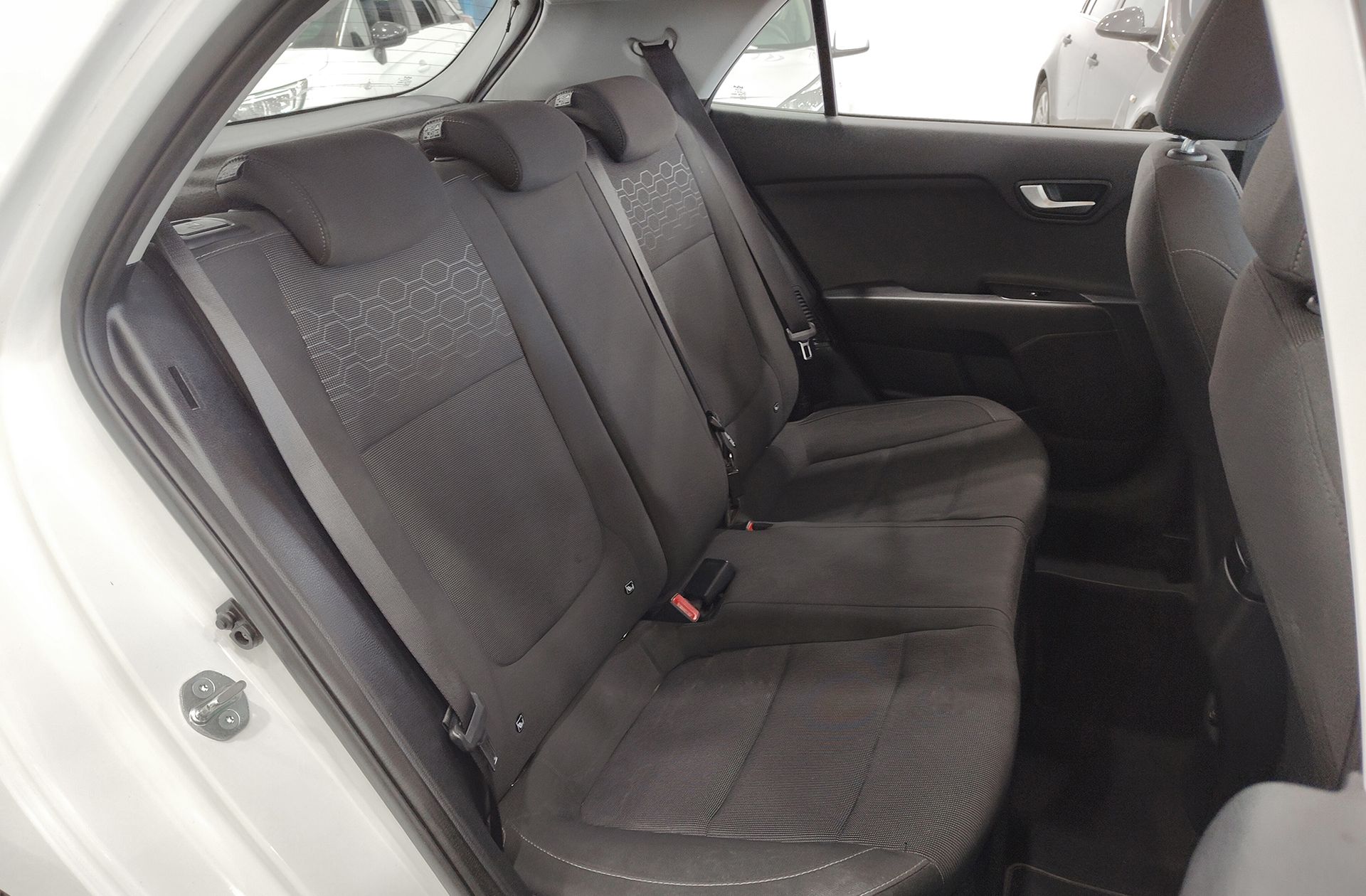 Kia Rio 1.0 T-GDi MHEV iMT Drive - foto 17