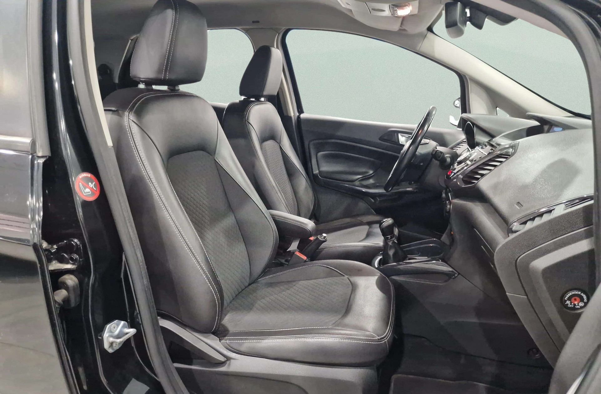 Ford EcoSport 1.5 TDCi Titanium - foto 17