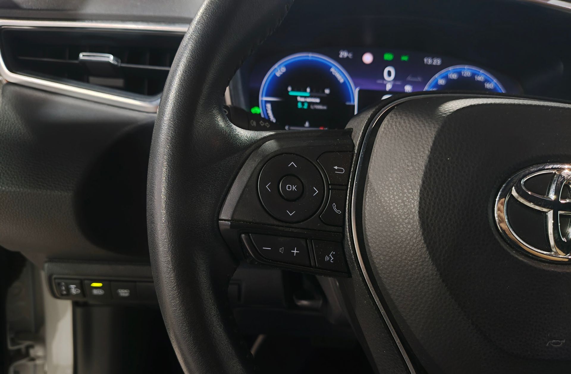 Toyota Corolla Touring Sports 140H Style - foto 32