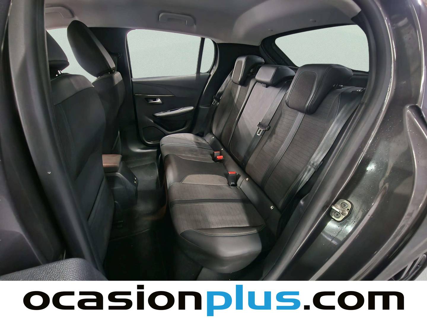 Foto asientos traseros Peugeot 208 Peugeot 208 BlueHDi 100 Allure (100 CV)
