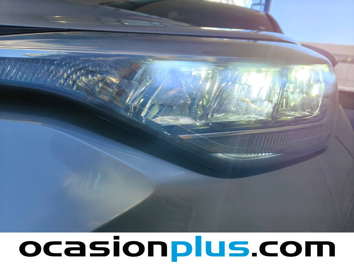Equipamiento del Toyota C-HR Toyota C-HR 180H Advance (184 CV)