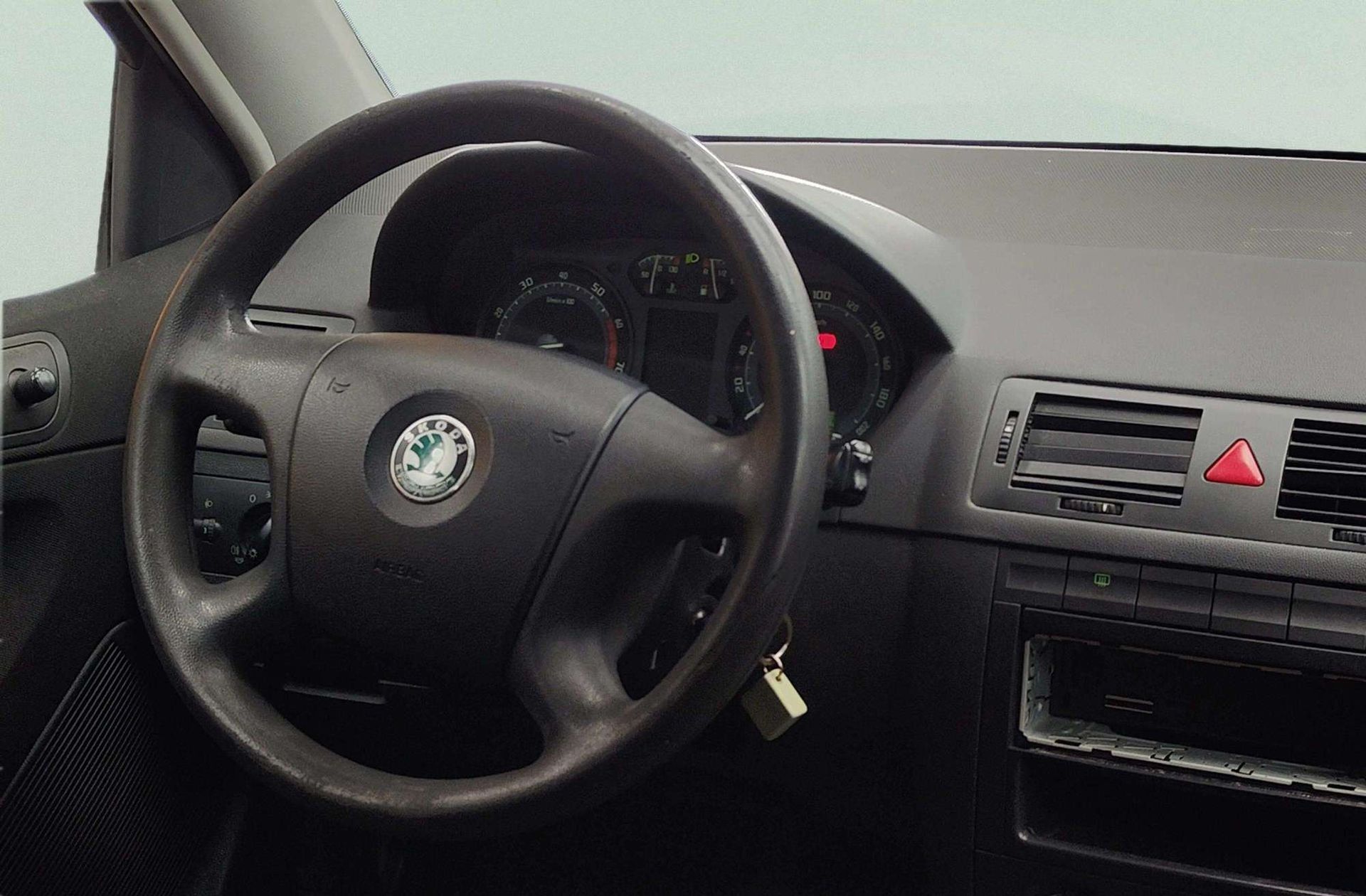 Škoda Fabia 1.2 Young - foto 17