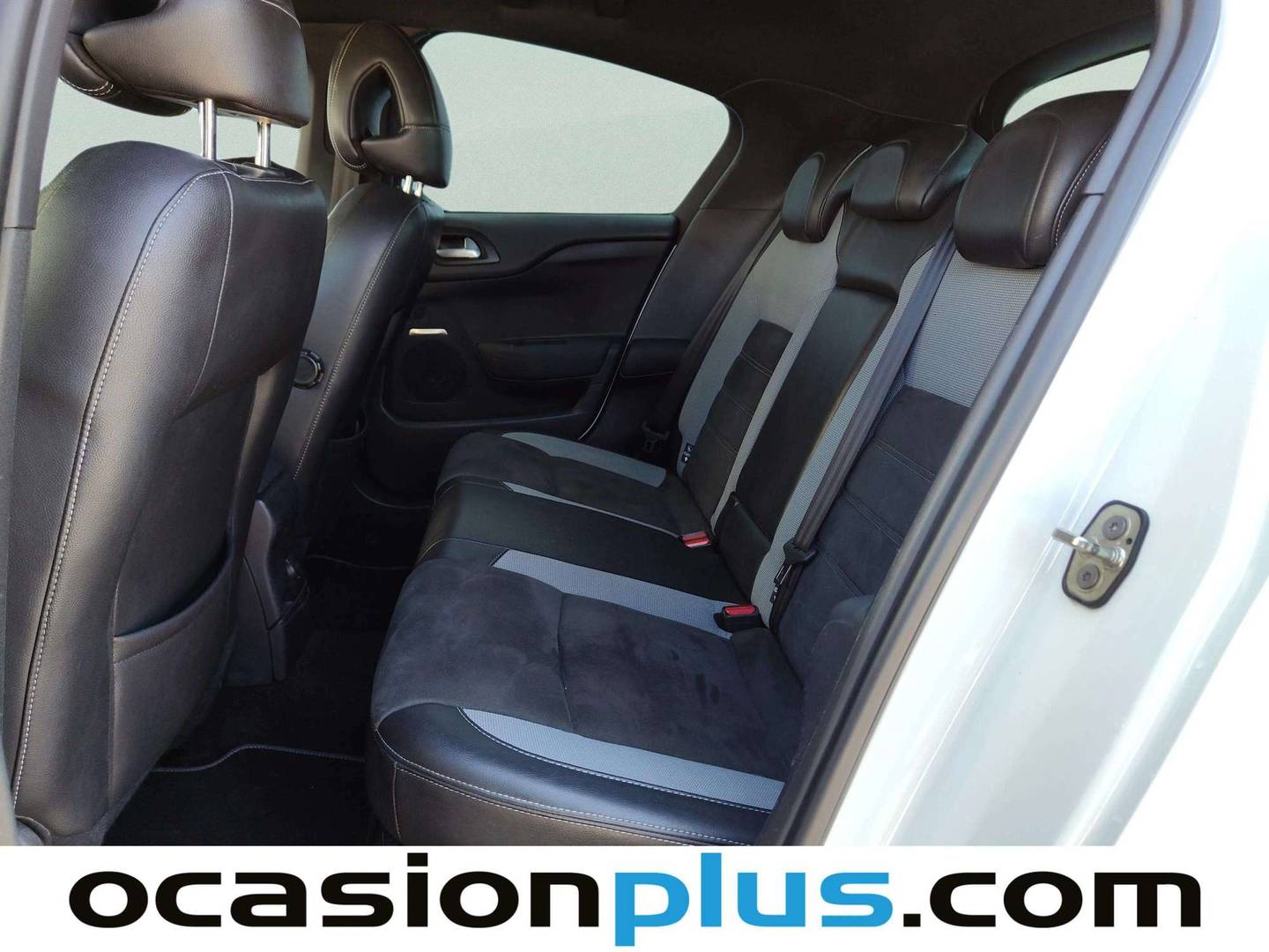 Foto asientos traseros DS DS 4 Crossback Ds Ds 4 Crossback 1.2 PureTech S&S Style (131 CV)