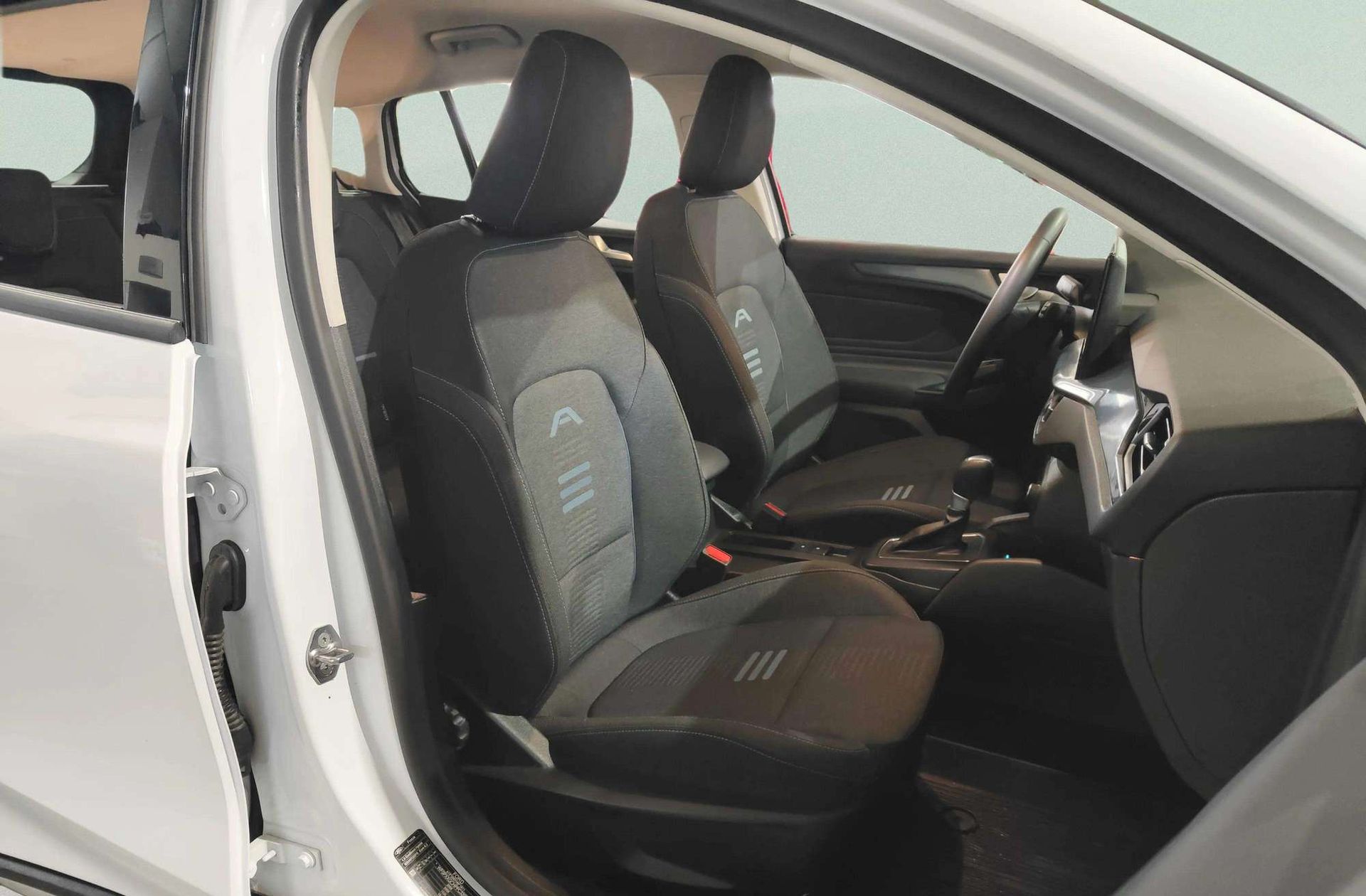 Ford Focus SportBreak 1.0 EcoBoost MHEV Active - foto 20