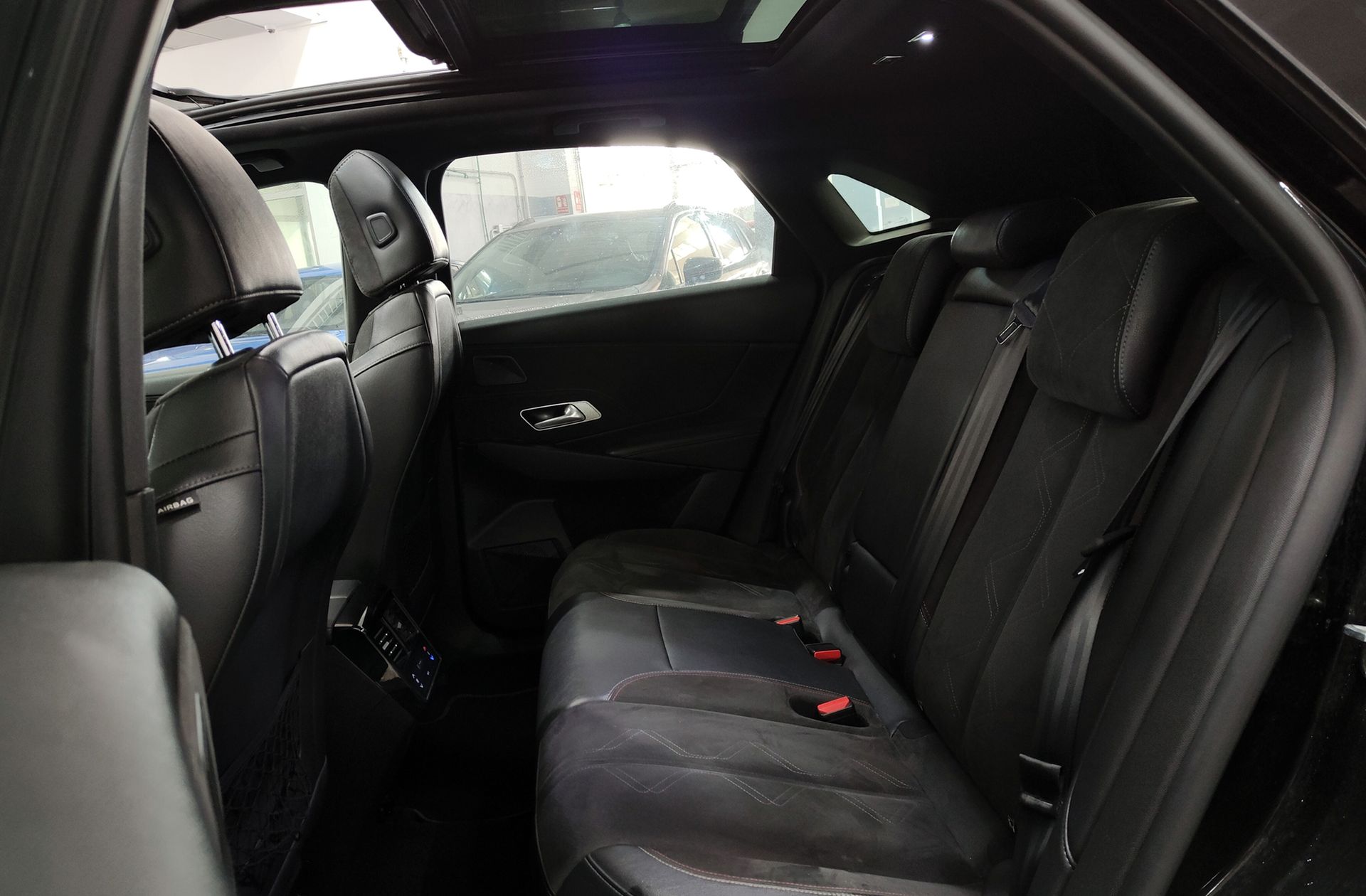 DS DS 7 Crossback E-Tense 300 Performance Line+ 4WD - foto 14