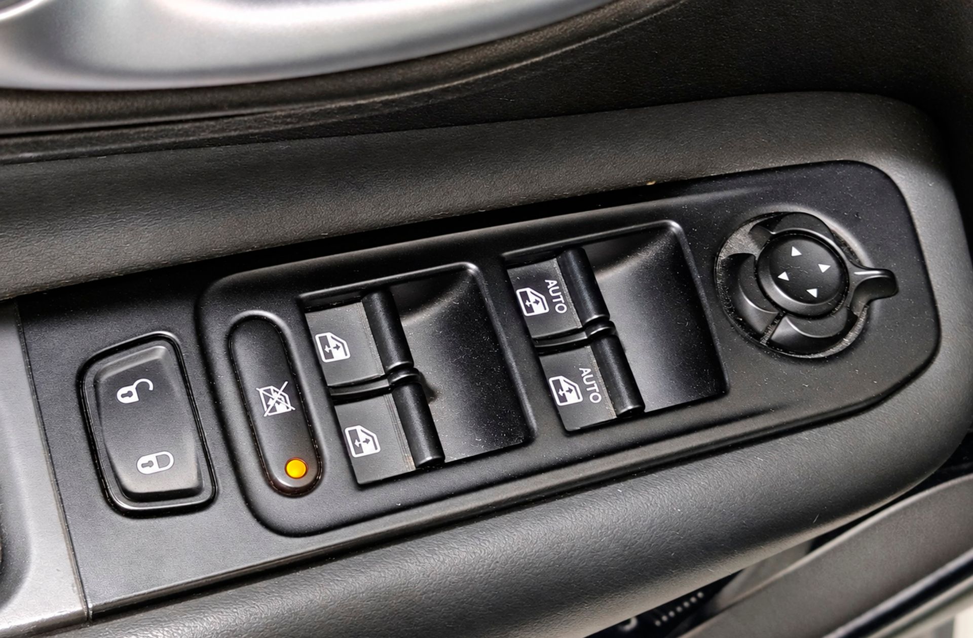 Jeep Renegade 1.0G Night Eagle II 4x2 - foto 30