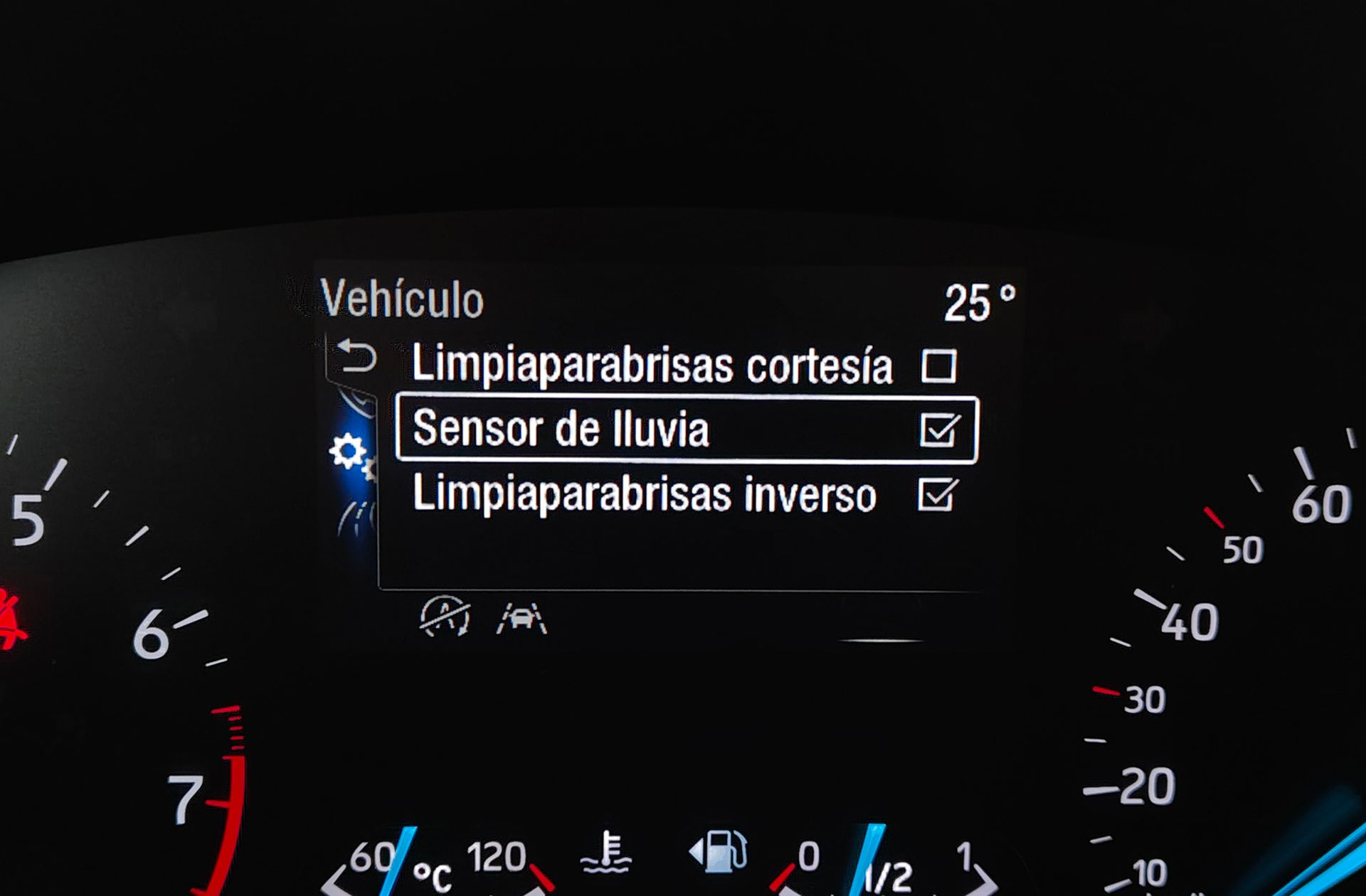 Ford Focus 1.0 EcoBoost MHEV ST-Line - foto 33
