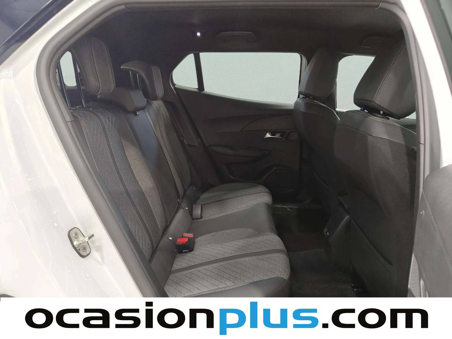 Peugeot 2008 Peugeot 2008 Allure Hybrid eDCS6 (145 CV) km 0