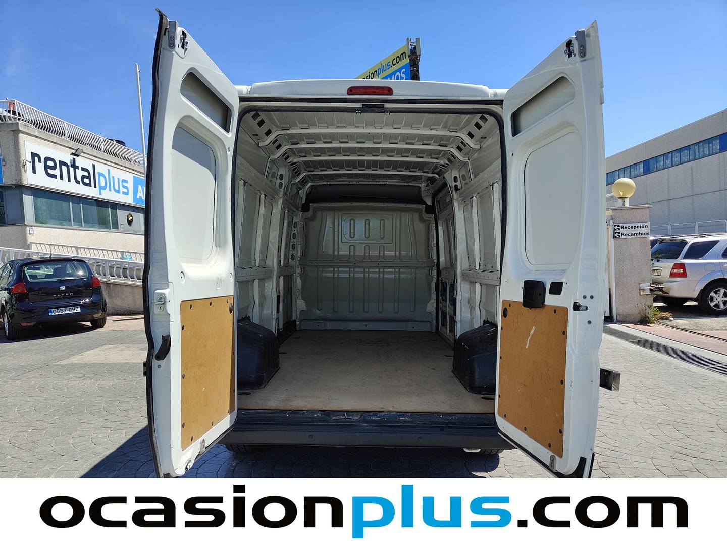 Foto asientos traseros Peugeot Boxer Peugeot Boxer Furgon BlueHDi 140 S&S 335 L3H2 (140 CV)