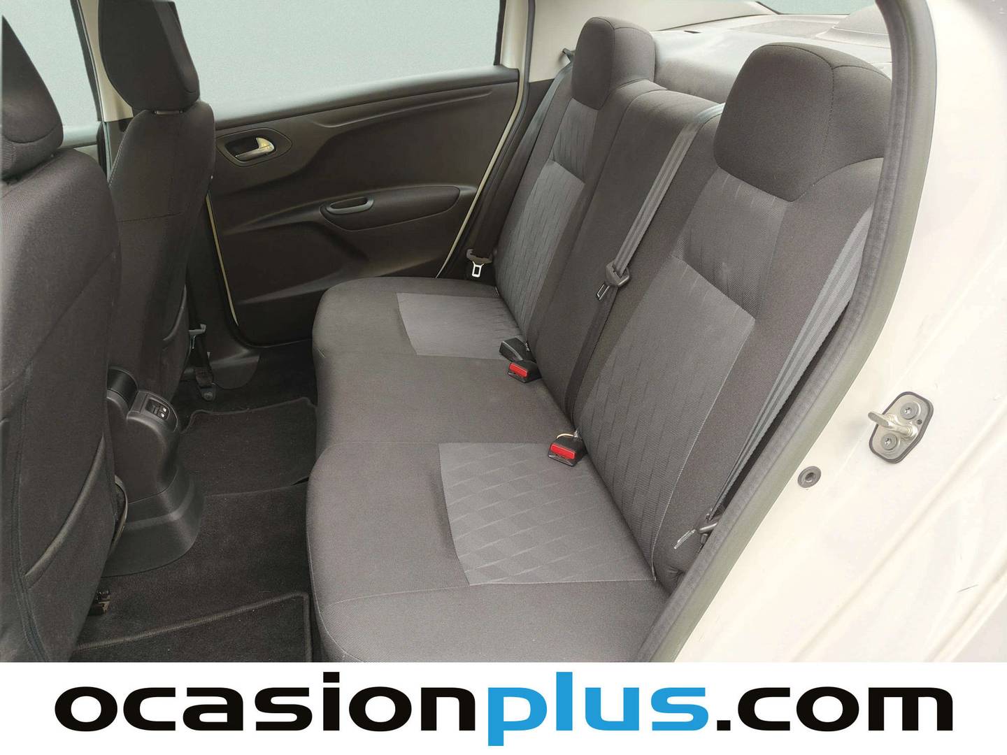 Foto asientos traseros Citroën C-Elysée Citroën C-Elysee PureTech 82 Exclusive (82 CV)