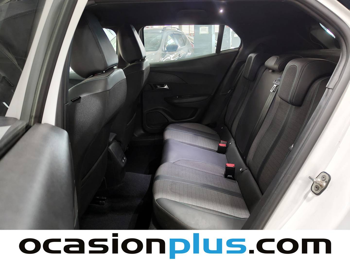 Foto asientos traseros Peugeot 2008 Peugeot 2008 PureTech 100 S&S Allure (100 CV)