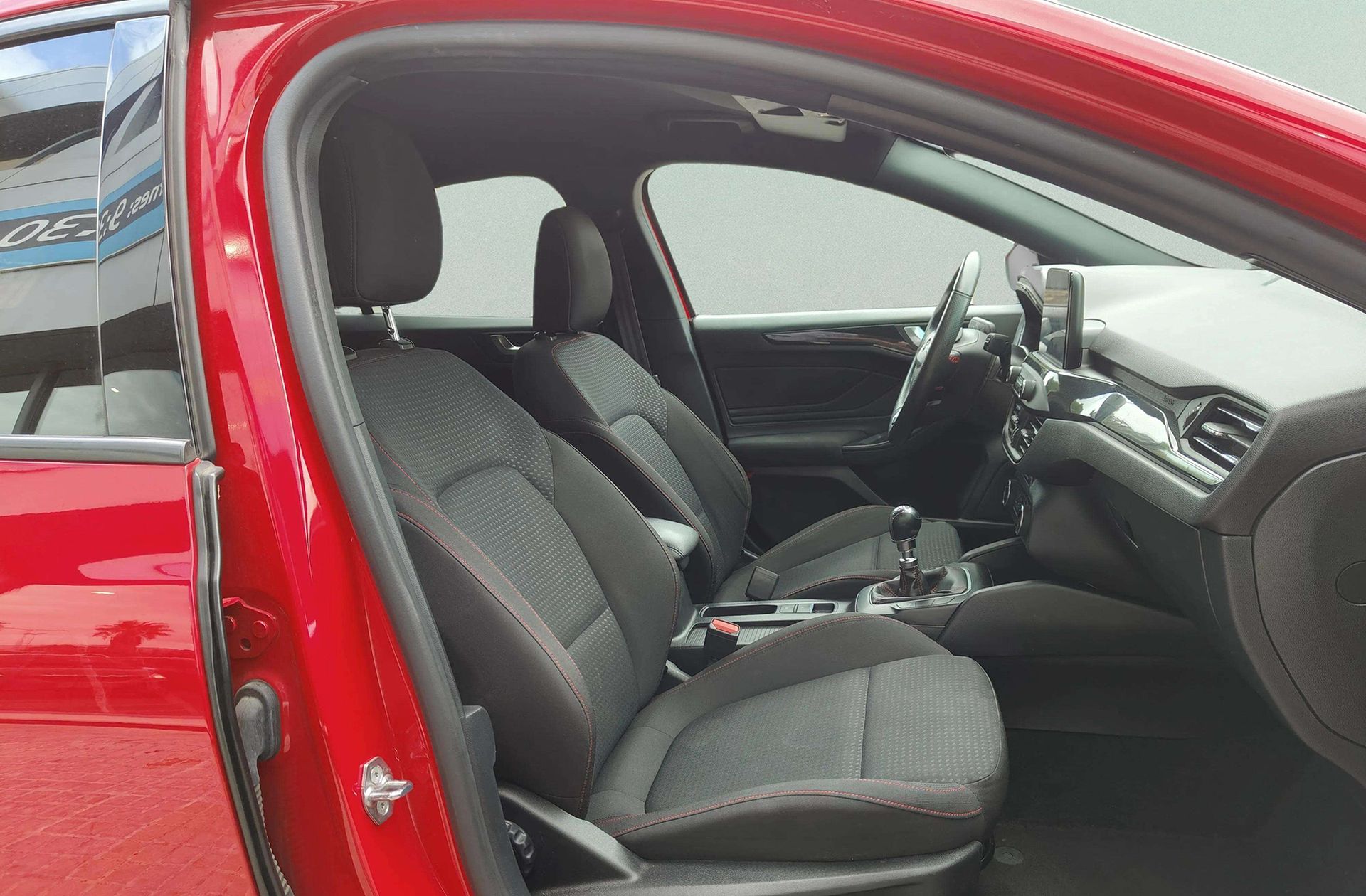 Ford Focus 1.5 EcoBoost ST-Line - foto 20