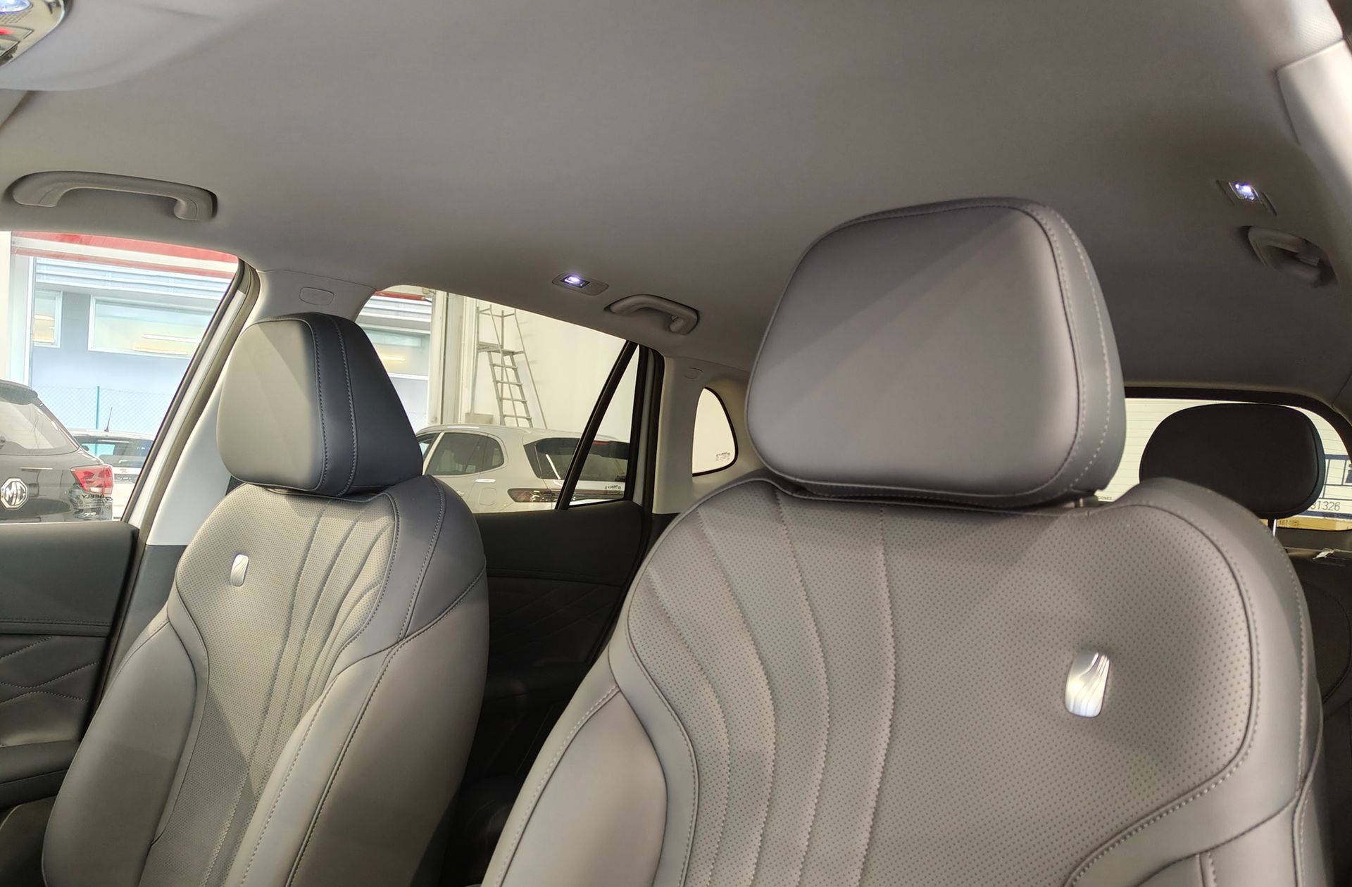 Geely Starray EM-i 1.5 PHEV Pro - foto 7
