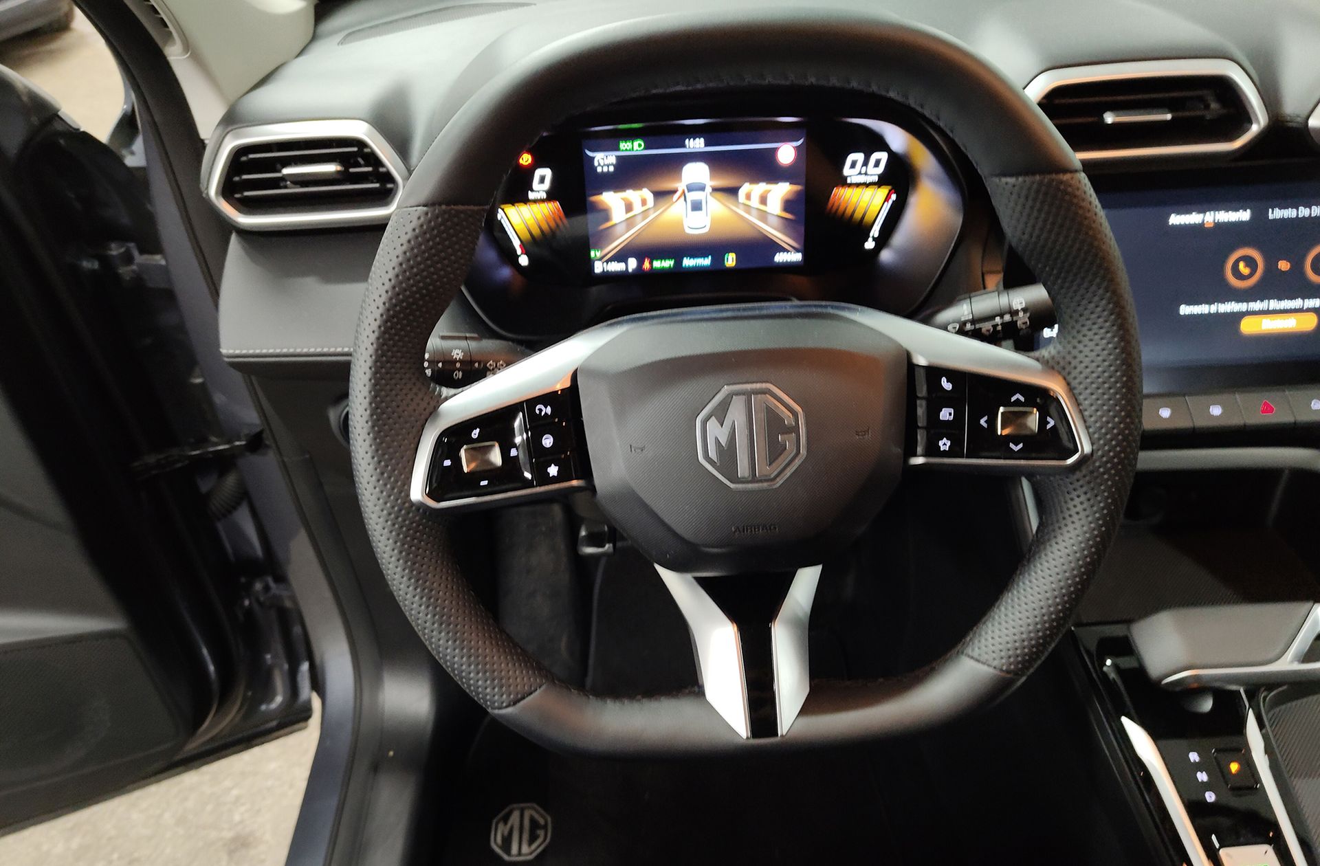 MG ZS 1.5 Hybrid+ Luxury - foto 24