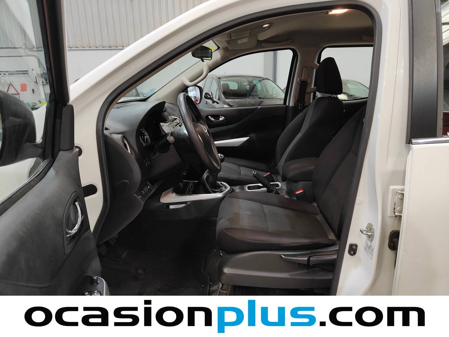 Foto asientos delanteros Nissan Navara Nissan Navara PickUp 2.3 dCi Doble Cabina Acenta (160 CV)