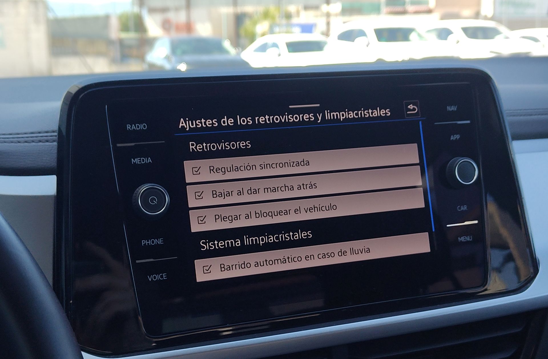 Volkswagen T-Roc Life 2.0 TDI - foto 9