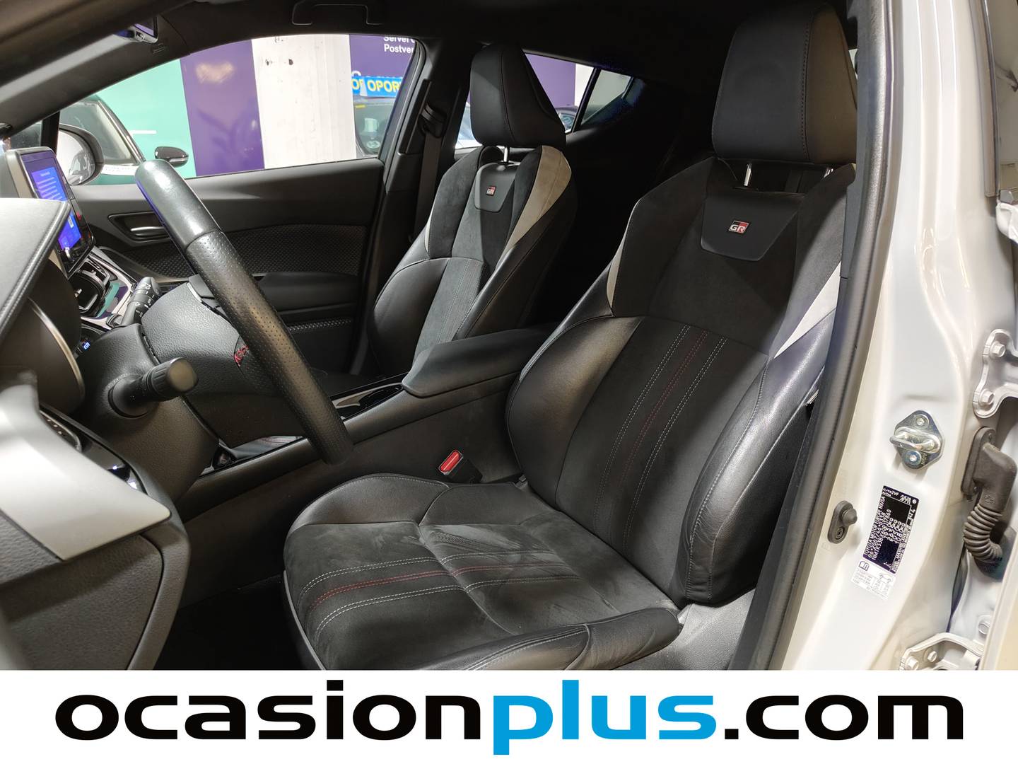 Foto asientos delanteros Toyota C-HR Toyota C-HR 180H GR Sport (184 CV)