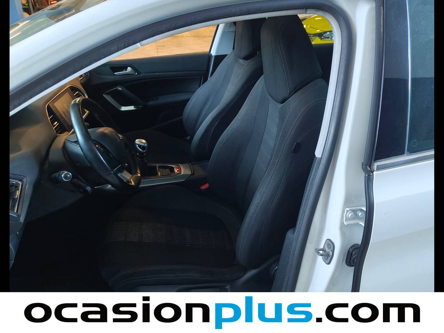 Foto asientos delanteros Peugeot 308 Peugeot 308 BlueHDi 120 Allure (120 CV)