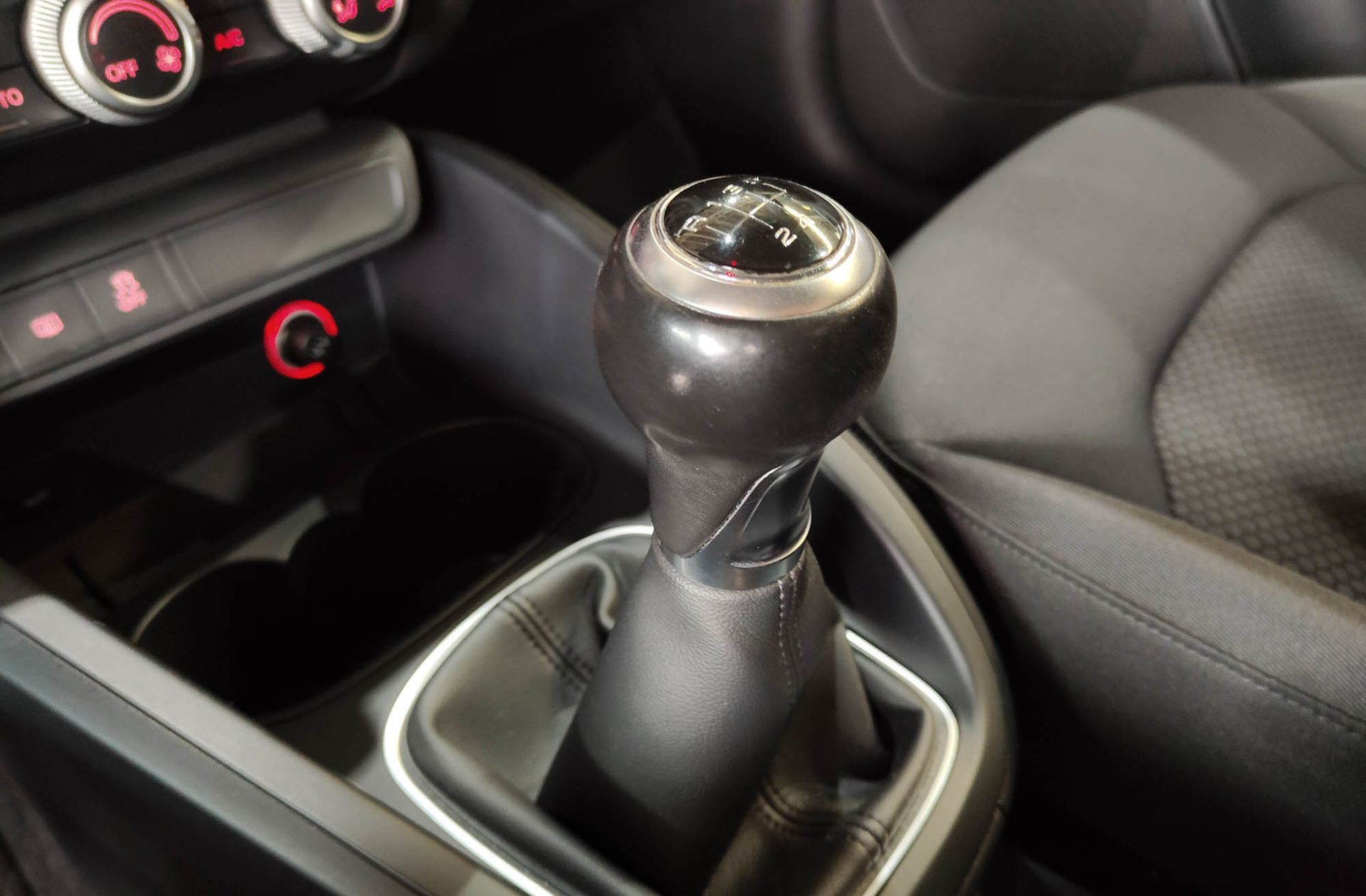 Audi A1 Adrenalin 1.6 TDI - foto 6