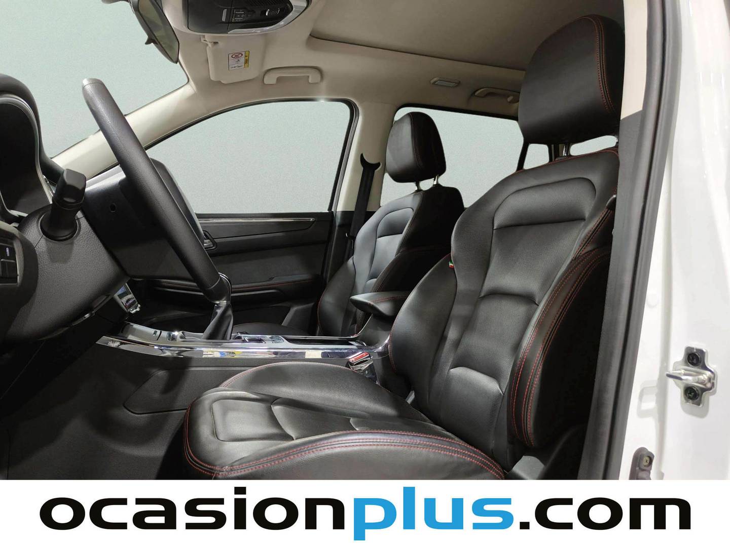 Foto asientos delanteros SWM G05 SWM G05 2.0 MT (139 CV) 7 Plazas