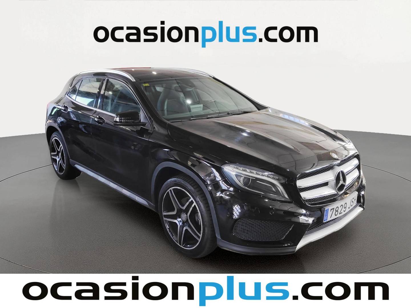Foto delantera Mercedes GLA Mercedes GLA 200 d AMG Line (136 CV) derecha