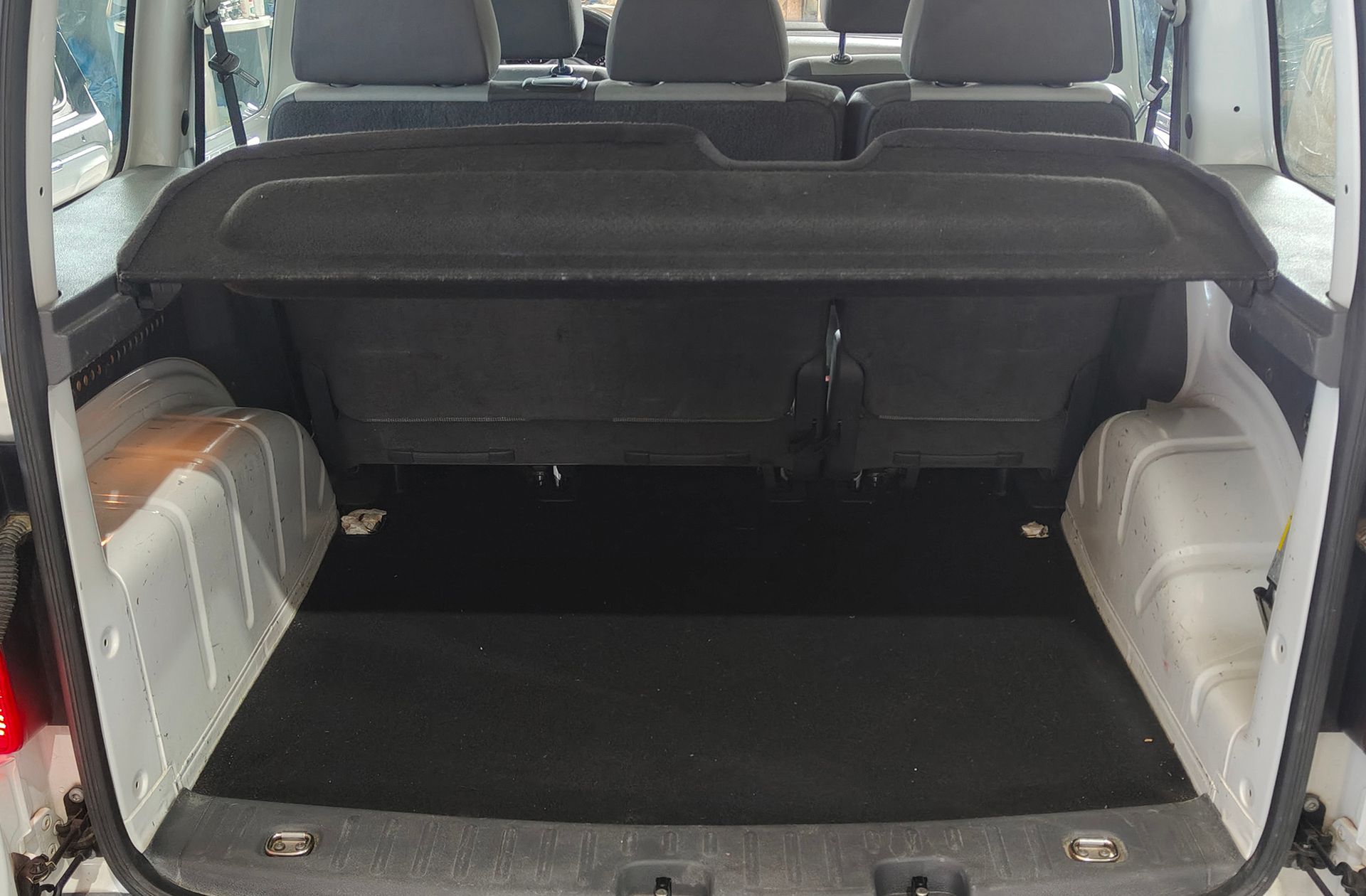 Volkswagen Caddy Kombi 1.6 TDI - foto 14