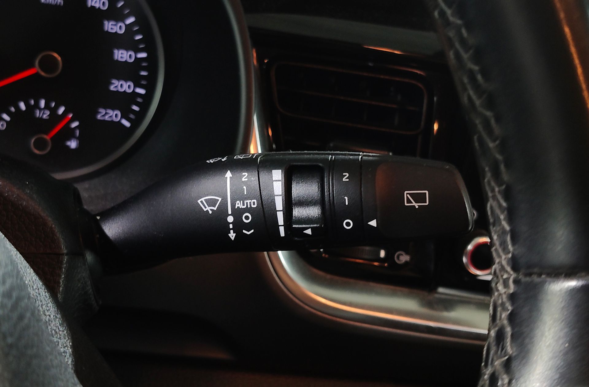 Kia Stonic 1.0 T-GDi MHEV Drive iMT - foto 28