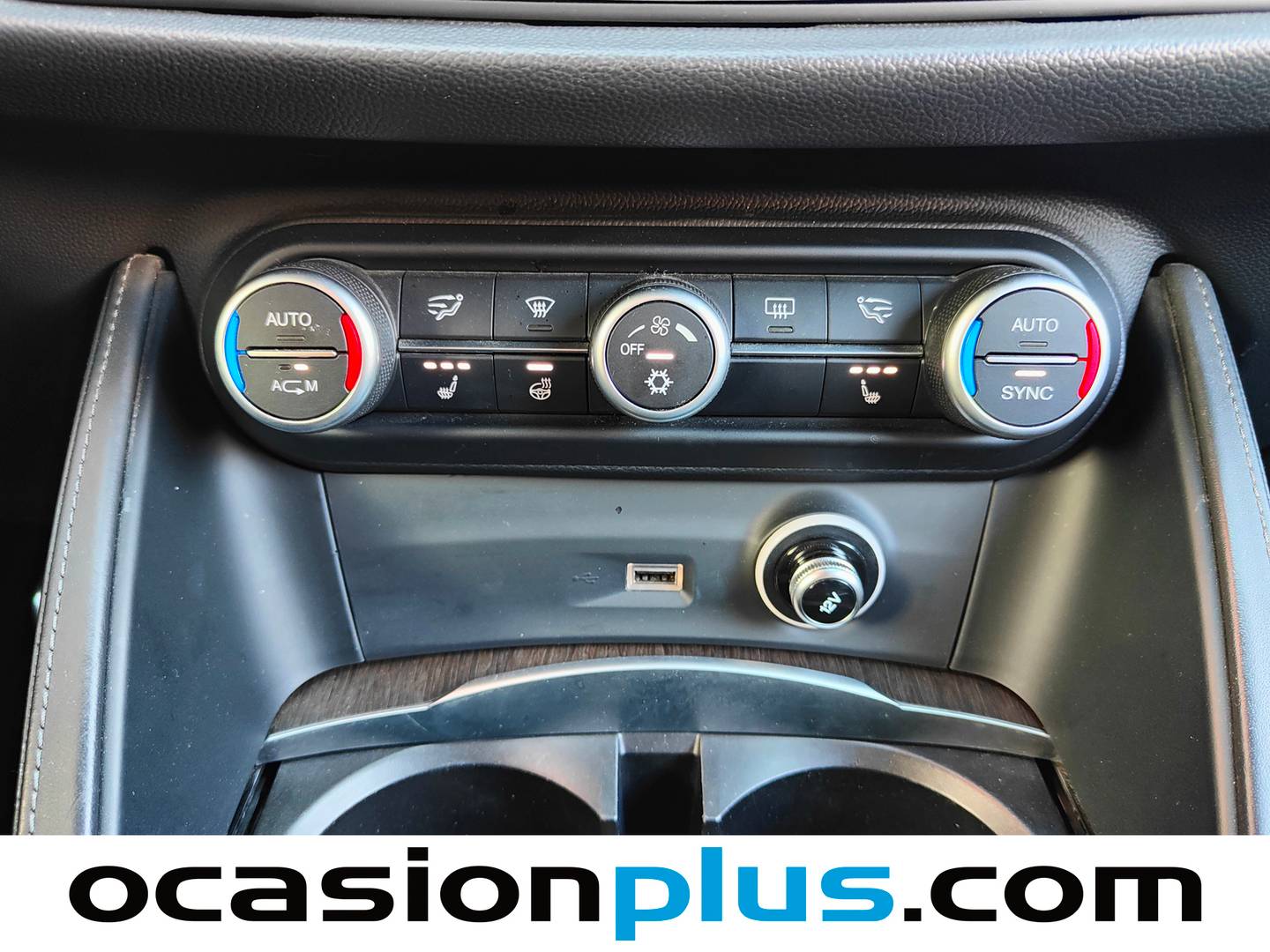 Foto Alfa Romeo Stelvio Alfa Romeo Stelvio 2.0 Petrol First Edition (II) Q4 (280 CV)