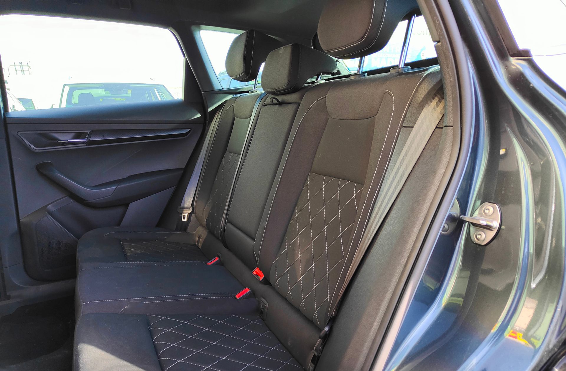 Škoda Karoq 1.5 TSI ACT Sportline DSG - foto 15