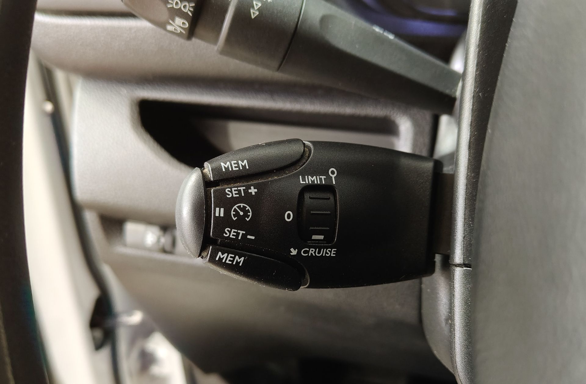 Fiat Scudo Furgon 1.5 BlueHDi L2 3 plazas - foto 22