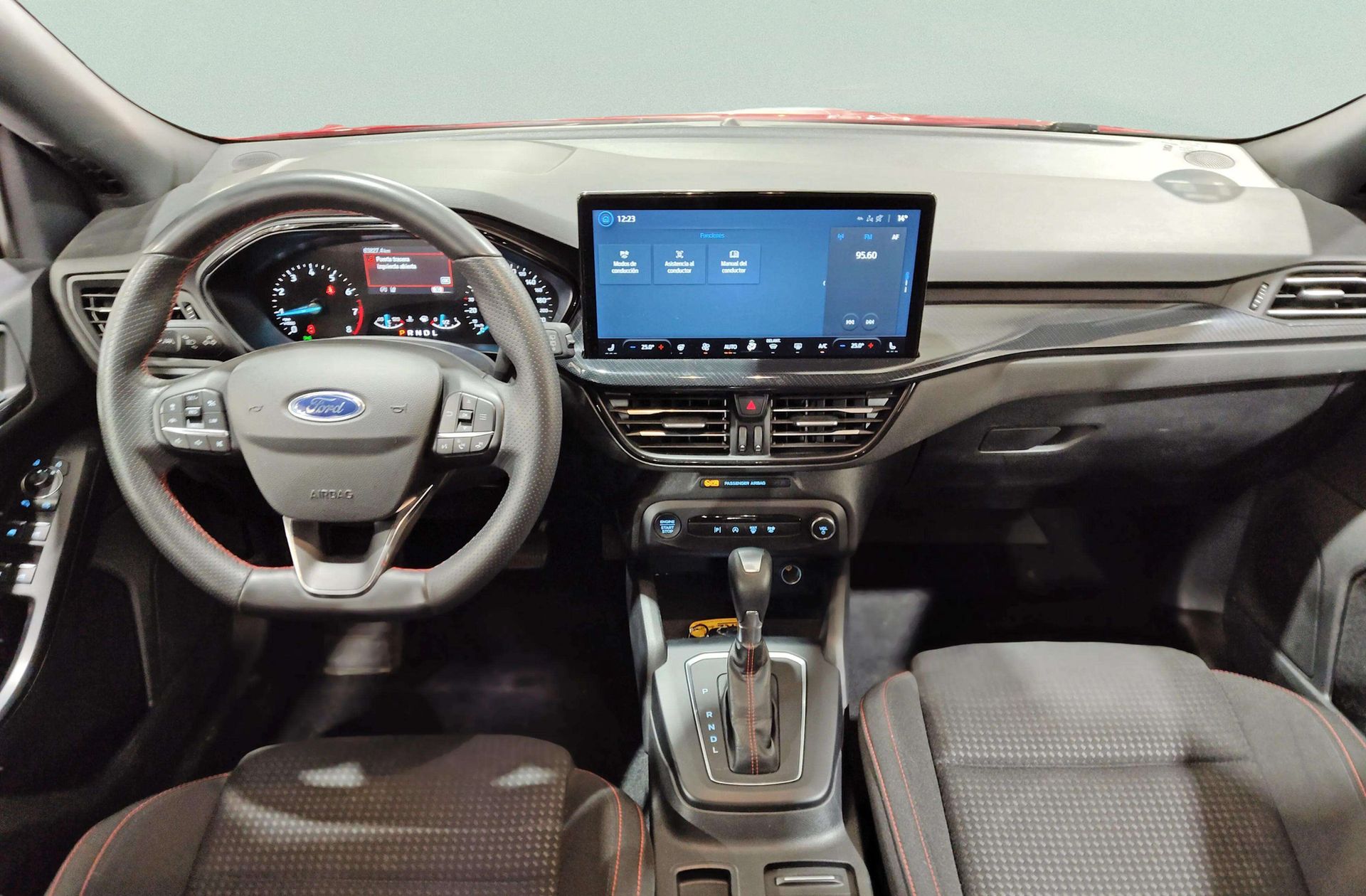 Ford Focus SportBreak 1.0 EcoBoost MHEV ST-Line - foto 7