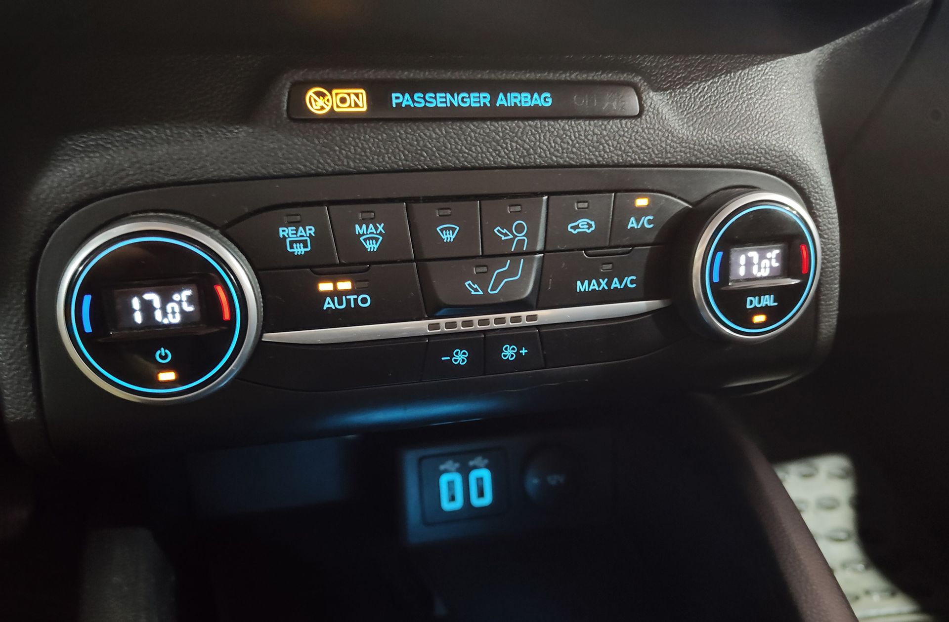 Ford Focus SportBreak 1.5 EcoBlue Active - foto 35