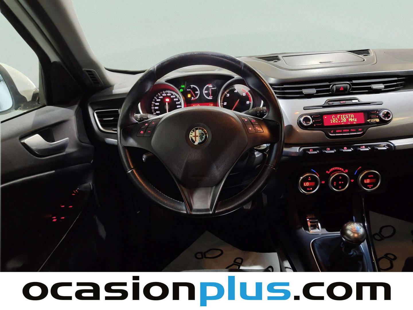Equipamiento del Alfa Romeo Giulietta Alfa Romeo Giulietta 2.0 JTDm Distinctive (140 CV)