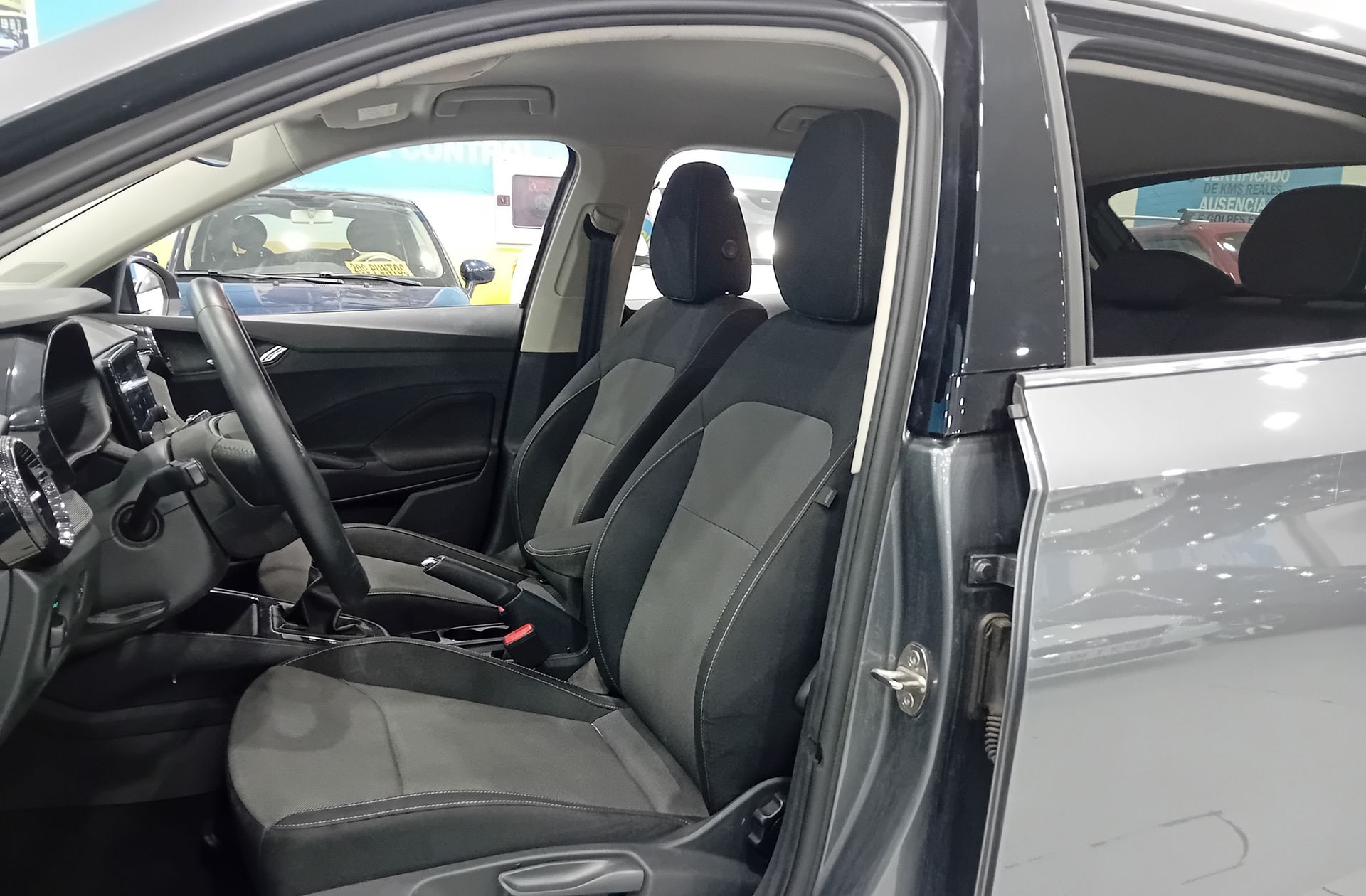 Škoda Fabia 1.0 TSI Selection - foto 9
