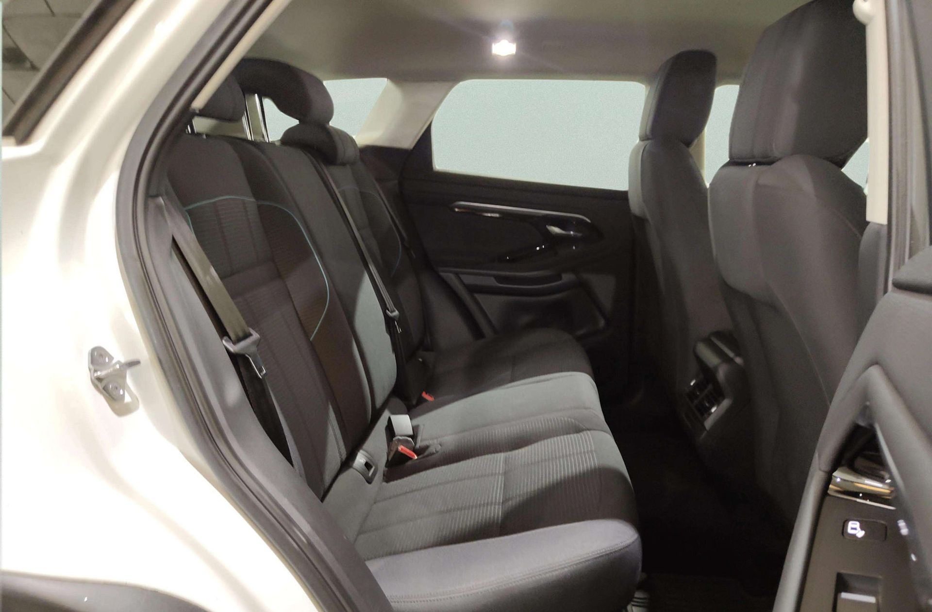 Land Rover Range Rover Evoque D150 Standard FWD - foto 17