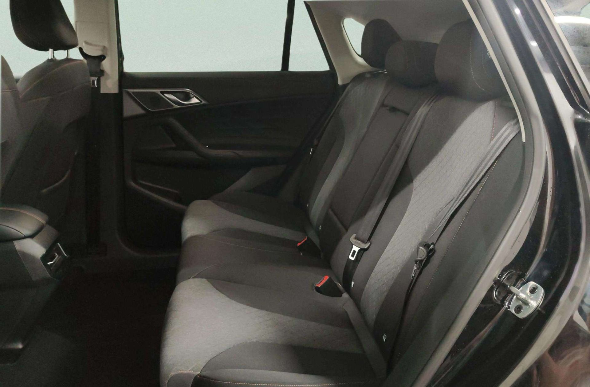 MG HS 1.5T Comfort DCT - foto 12