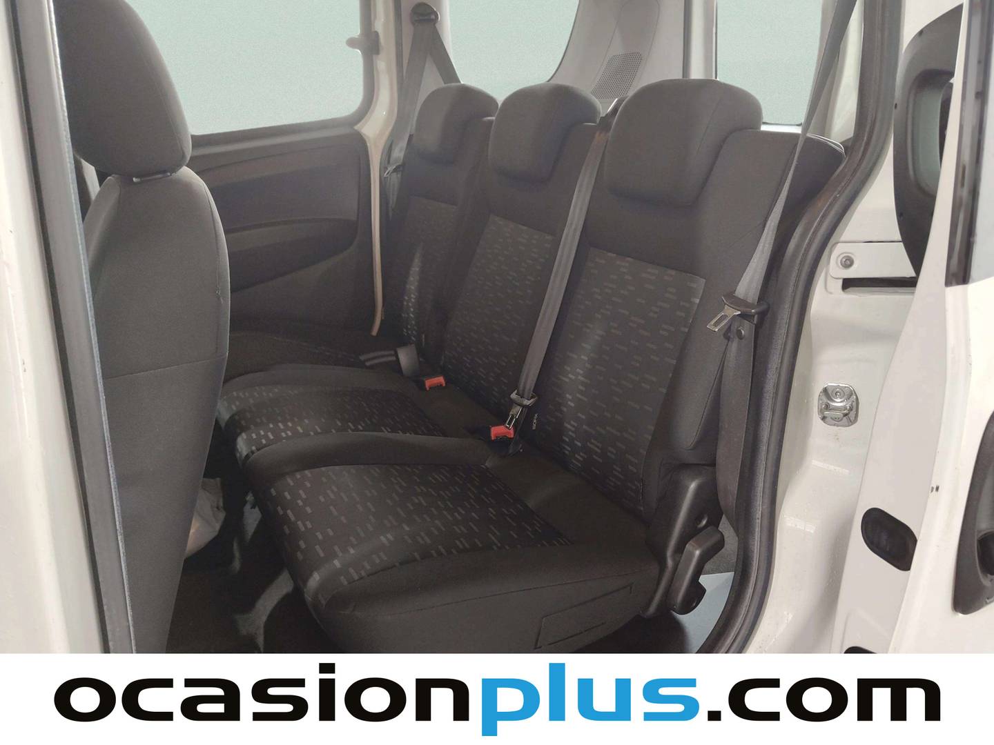 Foto asientos traseros Opel Combo Opel Combo Tour 1.3 CDTI Expression L1 H1 (90 CV)