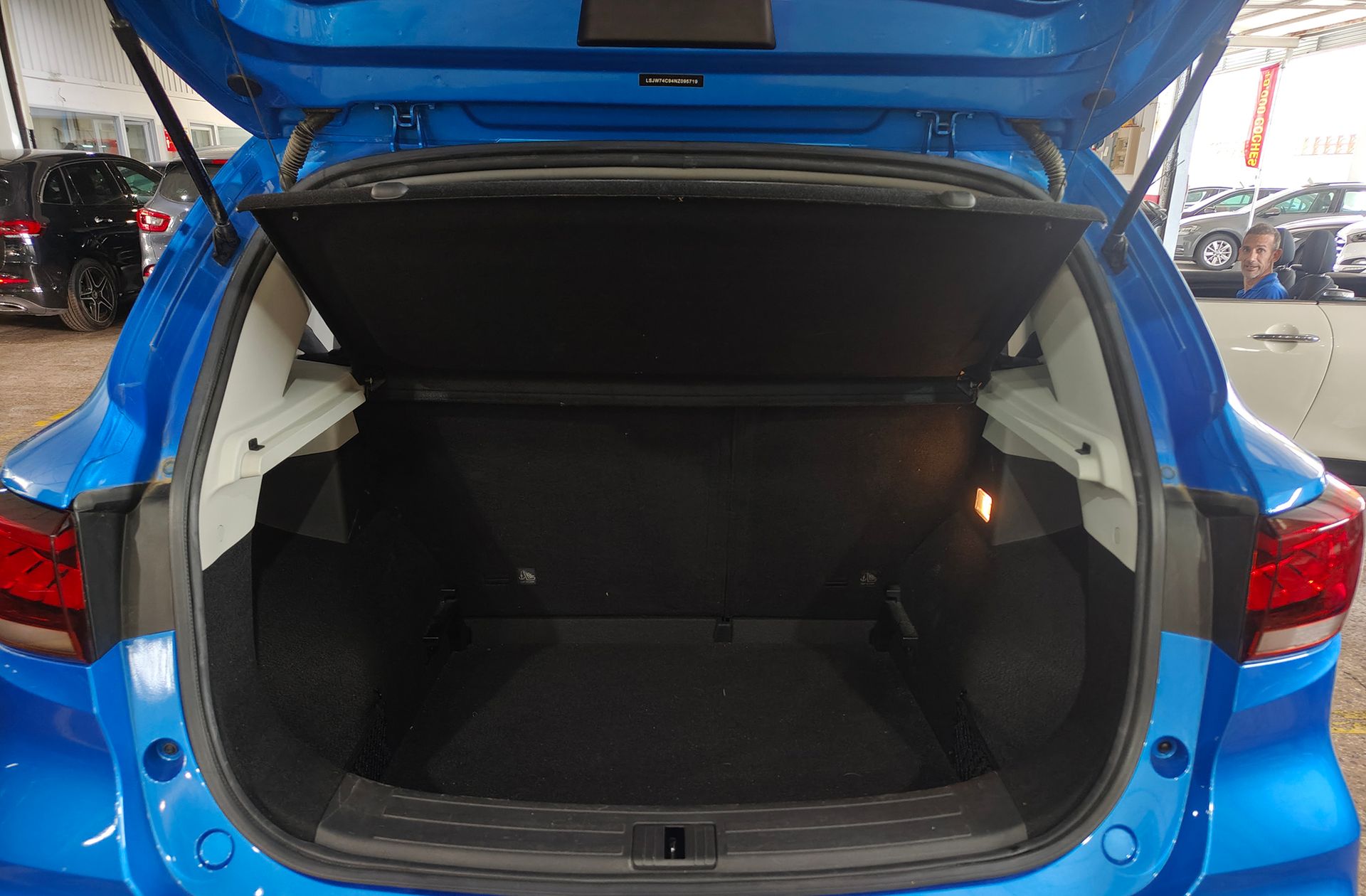 MG ZS 1.0T Luxury - foto 18