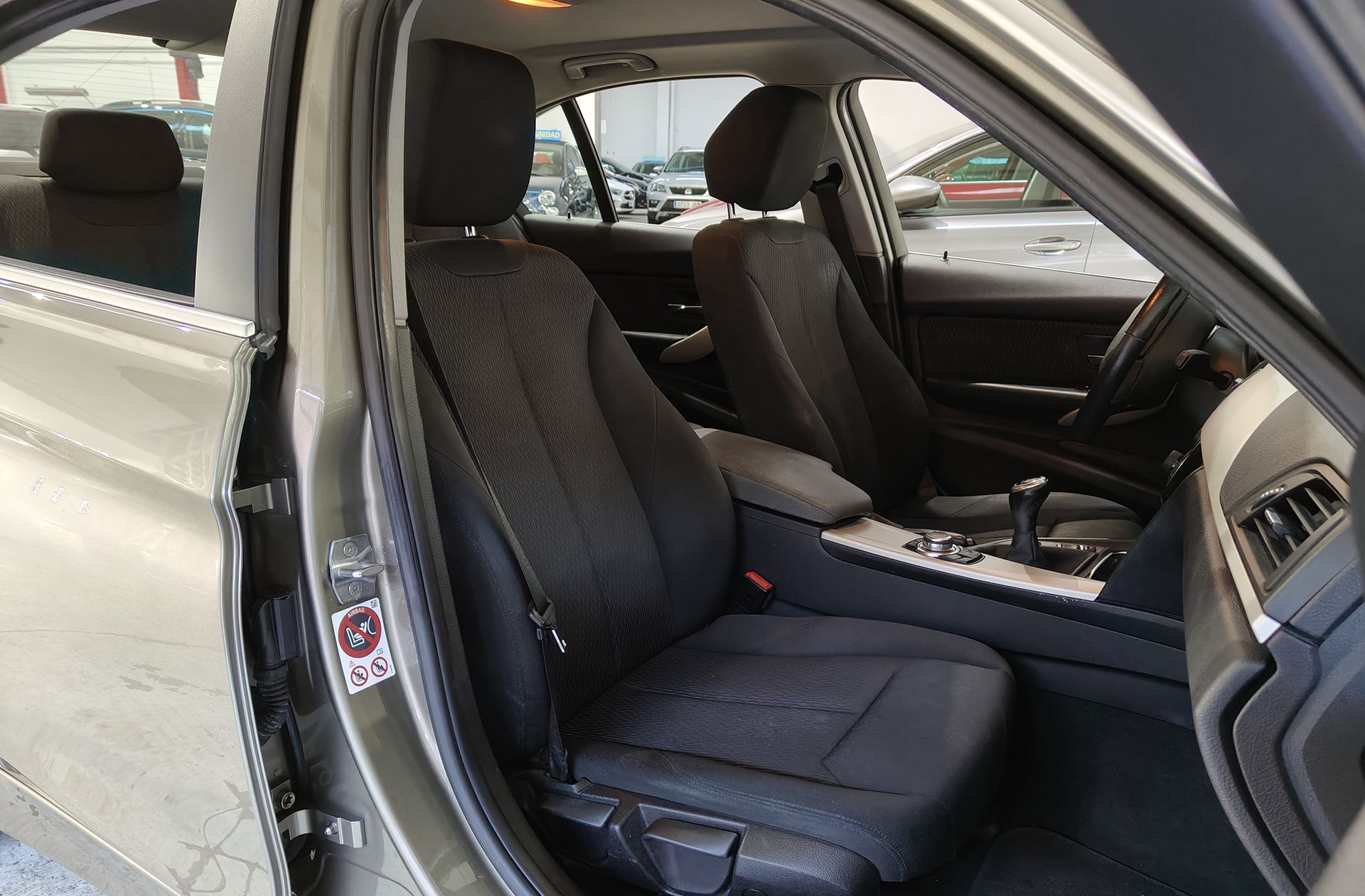 BMW Serie 3 318d - foto 17