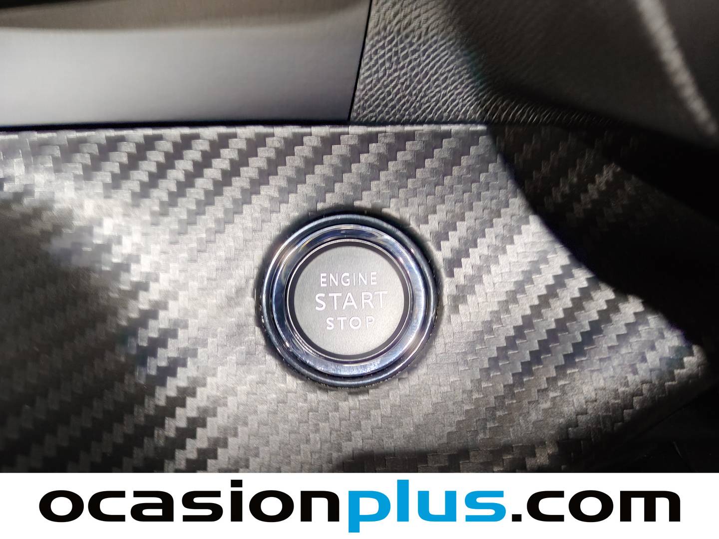 Foto Peugeot 2008 Peugeot 2008 Allure Hybrid eDCS6 (145 CV)