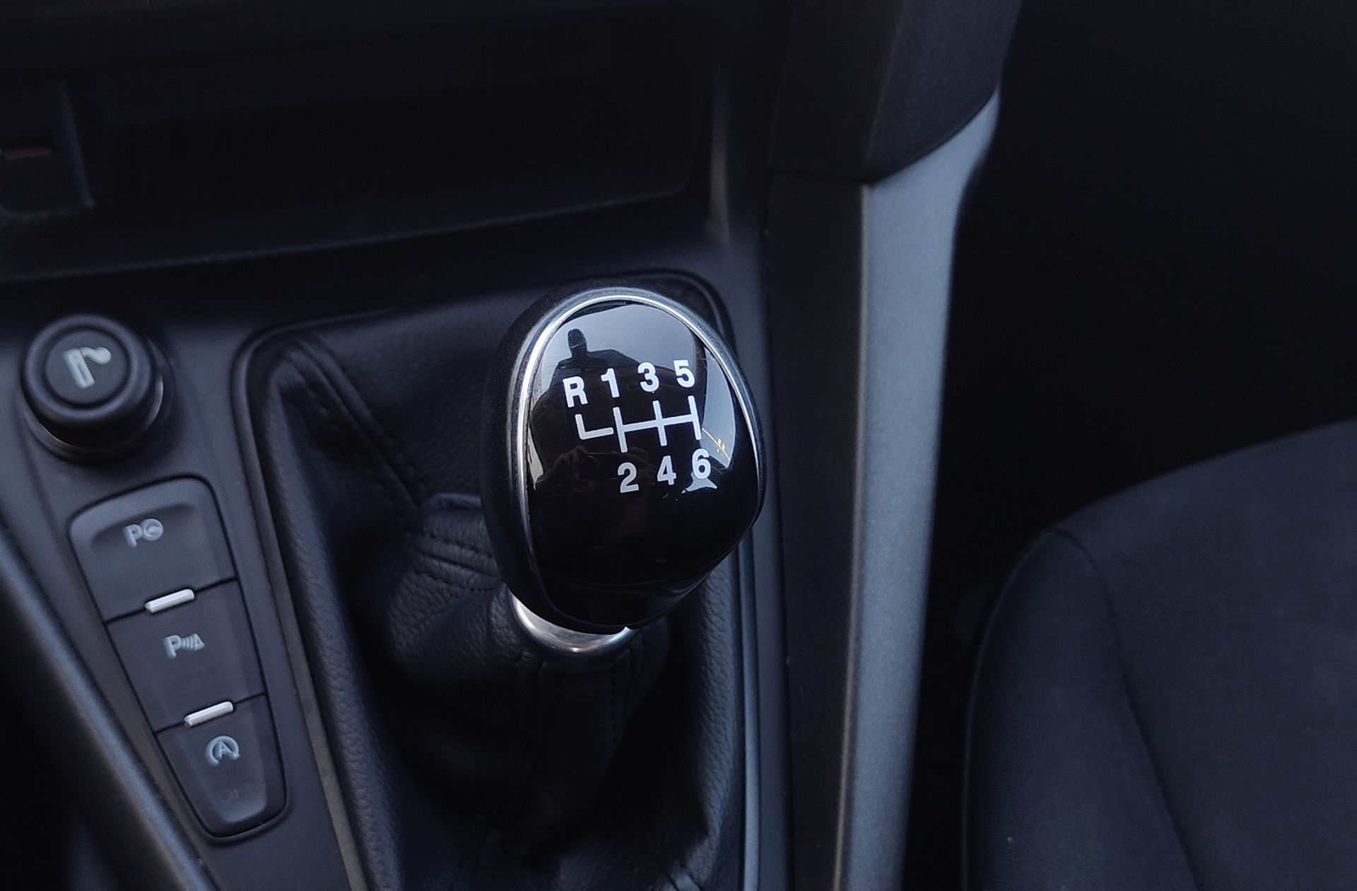 Ford Focus 1.0 EcoBoost Business - foto 5