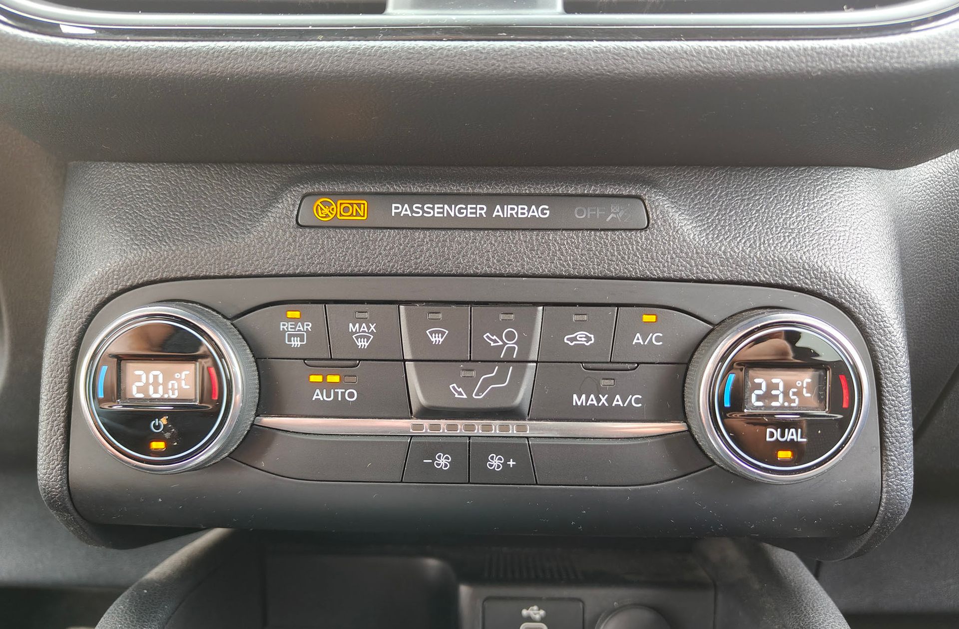 Ford Kuga 1.5 EcoBlue ST-Line - foto 34