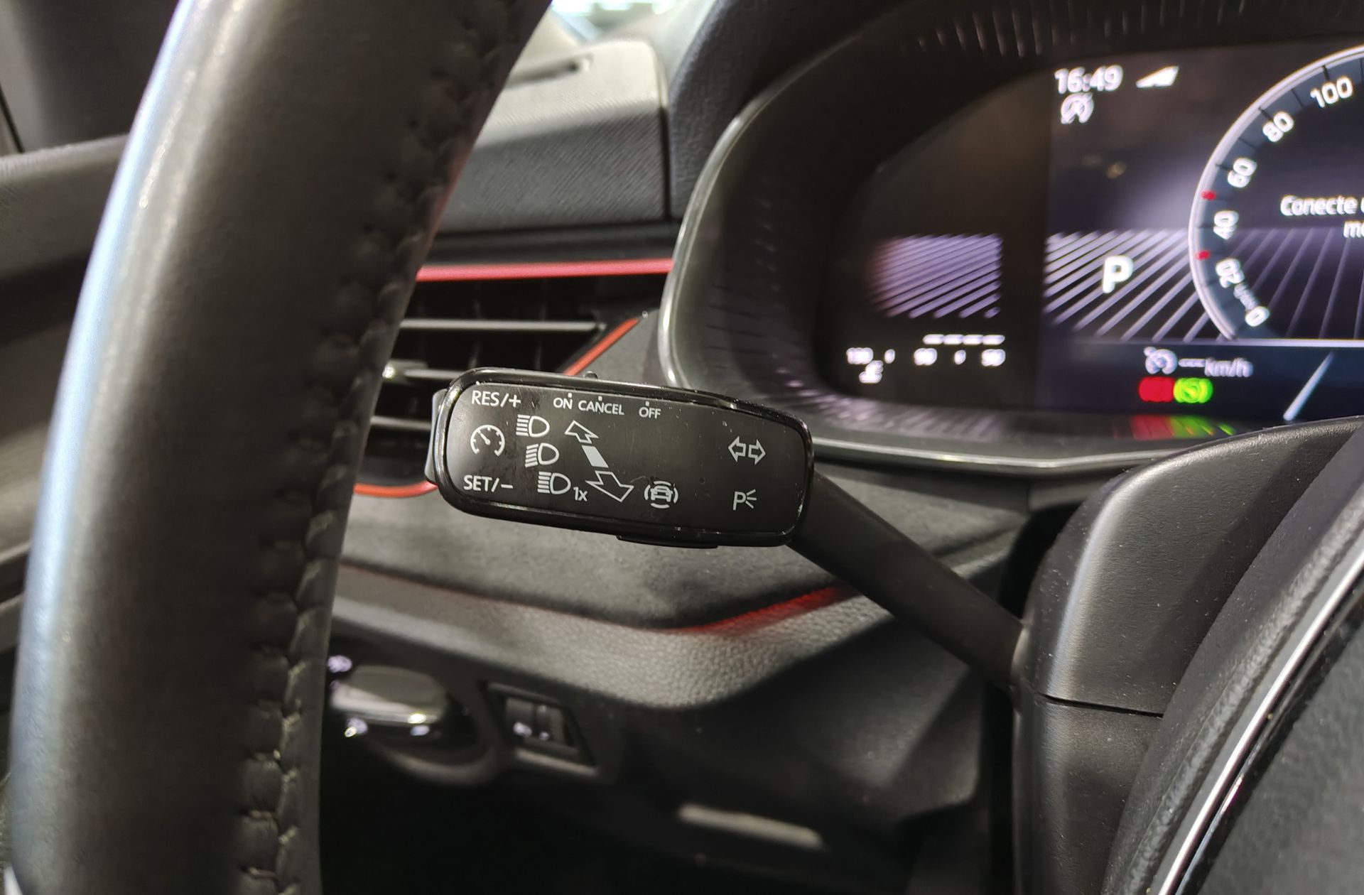 Škoda Kamiq 1.0 TSI Design DSG - foto 25